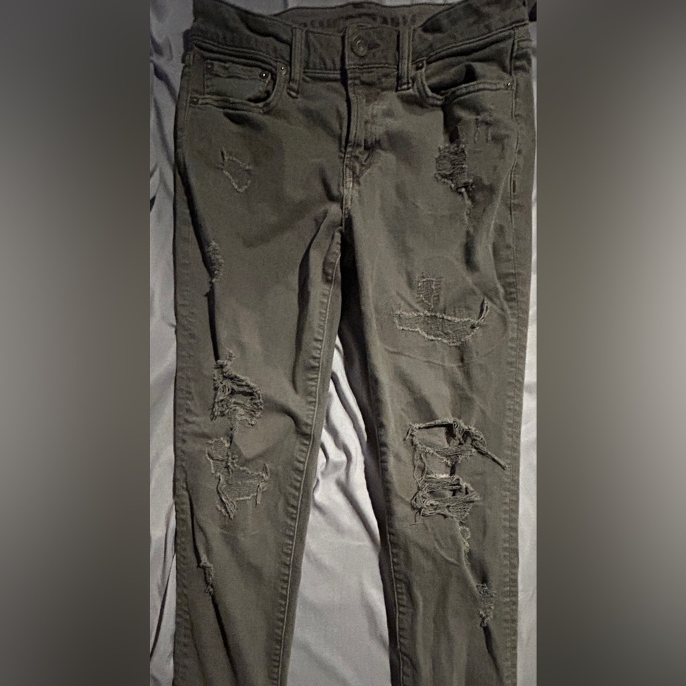 Women's Distressed Skinny Jeans - American eagle size 30/32